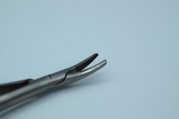 Castroviejo TC Inserzione Manico Tondo Curvo 18 cm Misura Ago 5-0,6-0,7-0,8-0,9-0,10-0 (Cod. 1004-24.)