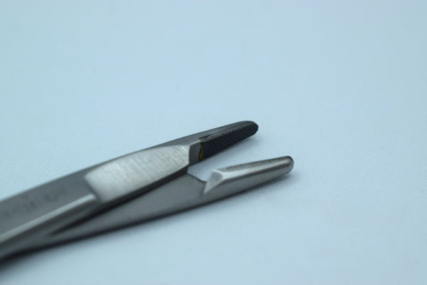 Porta-aghi Olsen Hegar con forbici TC 14cm 3-0,4-0,5-0,6-0 (Cod 1004-10)