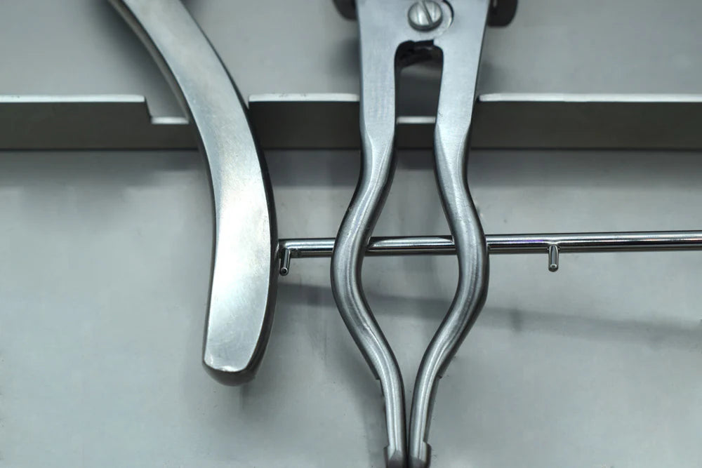 RUBBER DAM SET CLAMP N.00,0,1,3,7,8,14,212,2A,8A,12A,13A ,PUNCH, IVORY,FRAME