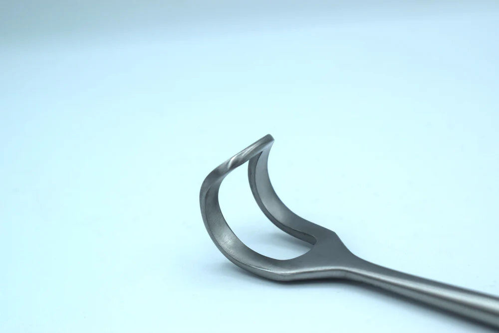 Middeldorpf Retractor 20x 22mm) (Medium)