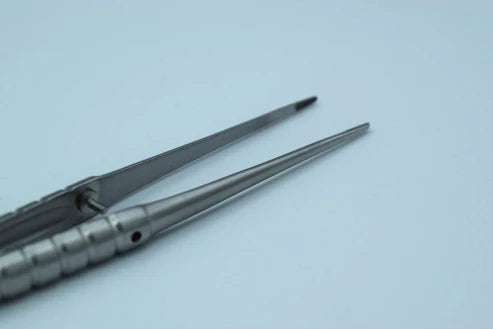 Micro ANatomical 1,3mm TC Straight 18cm, Round HAndle (Cod. 1012-42)