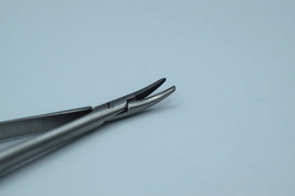 Pinza porta aghi Castroviejo TC con manico tondo, curva, 18 cm, per aghi misura 5-0,6-0,7-0,8-0,9-0,10-0 (Cod. 1004-21.)