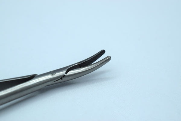 Castroviejo TC Inset Manico Tondo Curvo 14cm Calibro Ago 5-0,6-0,7-0 (COD. 1004-26.)