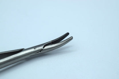 Castroviejo TC Inset Manico Tondo Curvo 14cm Calibro Ago 5-0,6-0,7-0 (COD. 1004-26.)