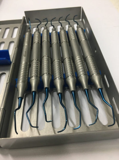 SET DI CURETTE GRACEY da 7 pezzi su manici in titanio, Fig 1-2; 3-4; 5-6; 7-8; 9-10; 11-12; 13-14 CON SCATOLA (Cod. 1013-30)