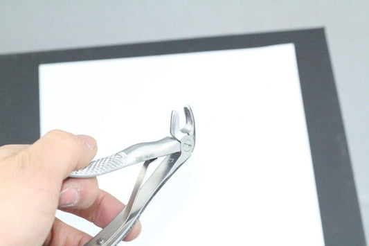 SMALL EXTRACTING FORCEPS LOWER INCISORS AND CANINES FIG 150 (Cod. 1000-3)